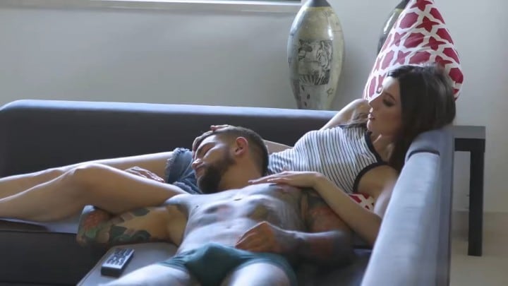 欧美无码高清~缺乏激情需要为他们的性生活添加乐趣，极品女友开发菊花供男友快活。#性交#挑逗#骚逼#射精
